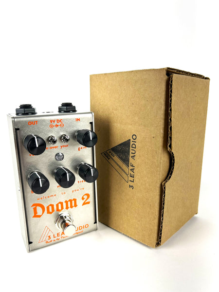 A Bass Shop 10th Anniversary Thunders Bass (#2 Medium Relic)