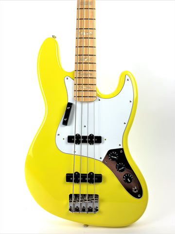 Fender MIJ Limited International Color Jazz
