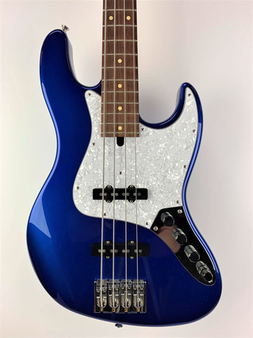 Mike Lull M4V